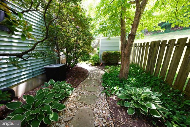 17415 FOUNDERS MILL DR, Rockville, MD 20855