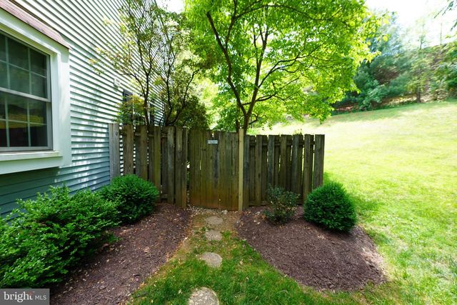 17415 FOUNDERS MILL DR, Rockville, MD 20855