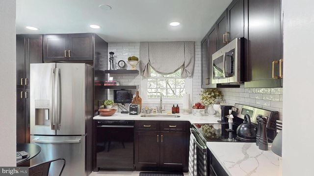 17415 FOUNDERS MILL DR, Rockville, MD 20855
