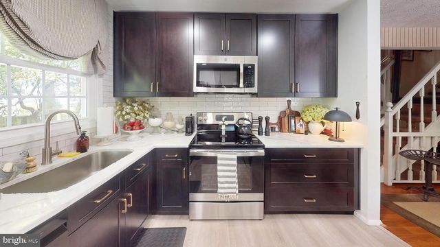 17415 FOUNDERS MILL DR, Rockville, MD 20855