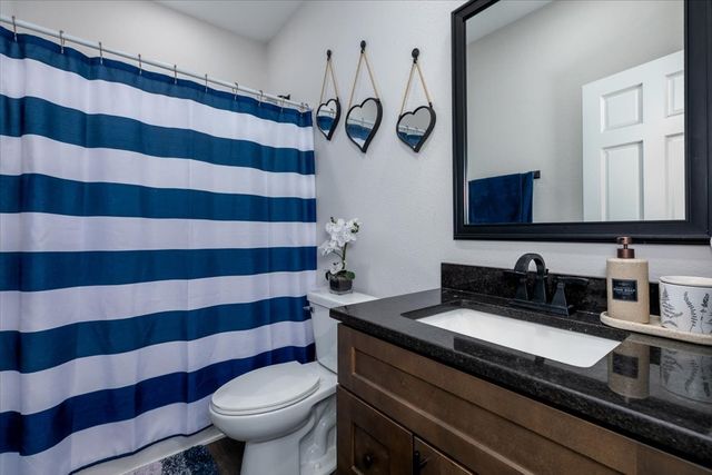 1613 McKay Drive, Knoxville, IA 50138