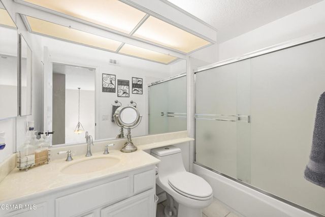 680 Sedgeworth Court, Simi Valley, CA 93065