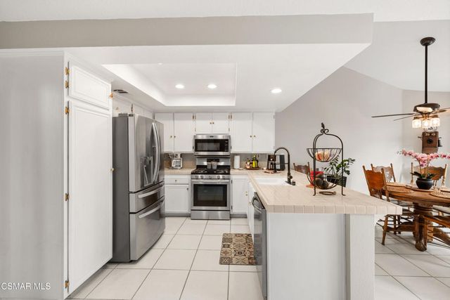 680 Sedgeworth Court, Simi Valley, CA 93065