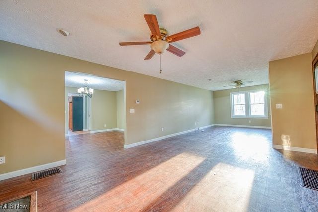 5396 W Maple Avenue, Geneva, OH 44041