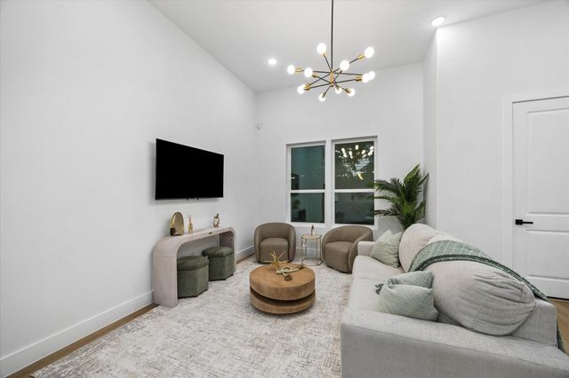 118 Velasco Street, Houston, TX 77003