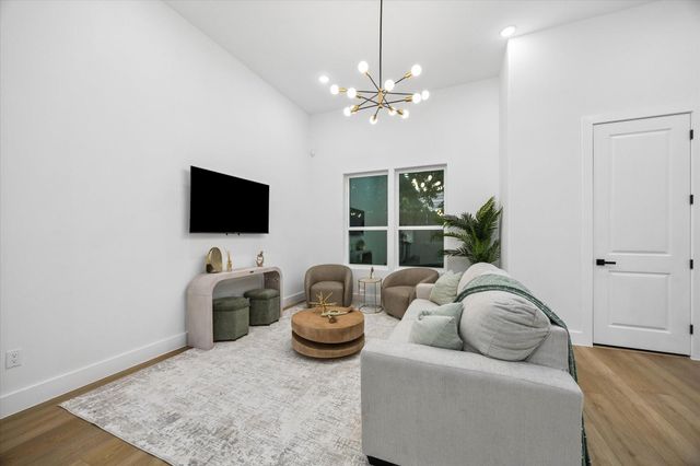 118 Velasco Street, Houston, TX 77003