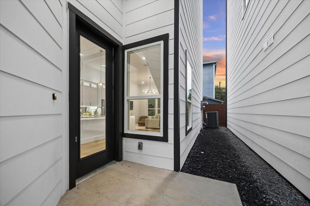 118 Velasco Street, Houston, TX 77003