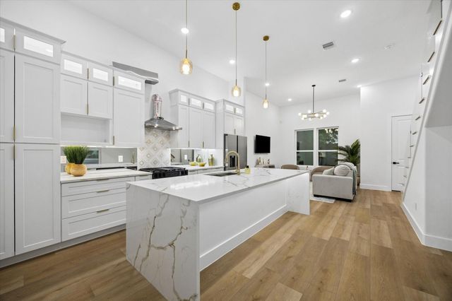 118 Velasco Street, Houston, TX 77003