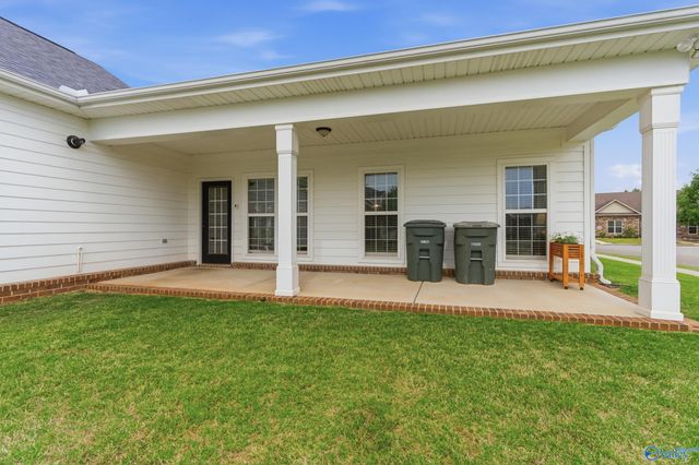 52 Atherton Circle SW, Huntsville, AL 35824