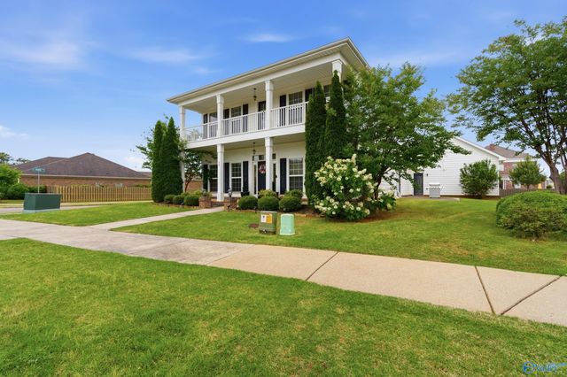 52 Atherton Circle SW, Huntsville, AL 35824
