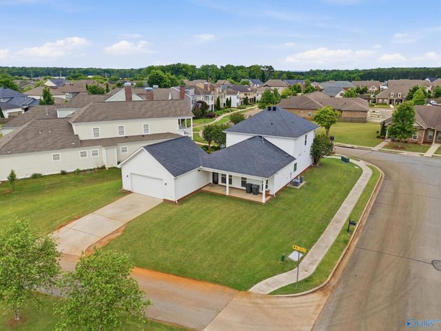 52 Atherton Circle SW, Huntsville, AL 35824
