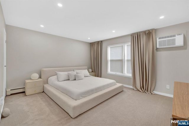 35 Riverview Court 35, Secaucus, NJ 07094