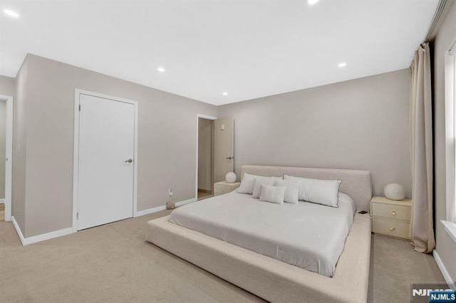 35 Riverview Court 35, Secaucus, NJ 07094