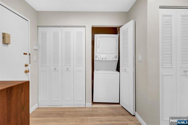 35 Riverview Court 35, Secaucus, NJ 07094