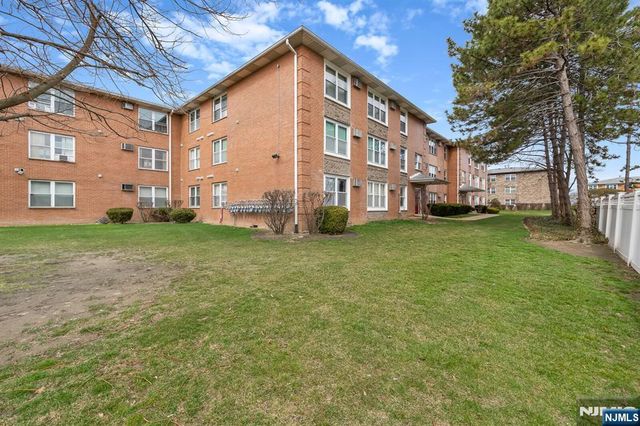 35 Riverview Court 35, Secaucus, NJ 07094
