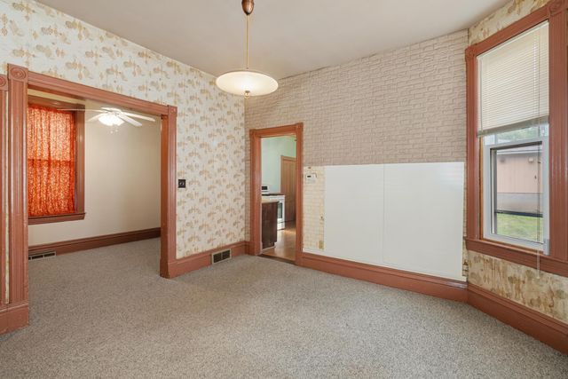 922 Beech Street, Saint Paul, MN 55106