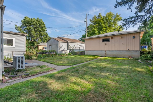 922 Beech Street, Saint Paul, MN 55106