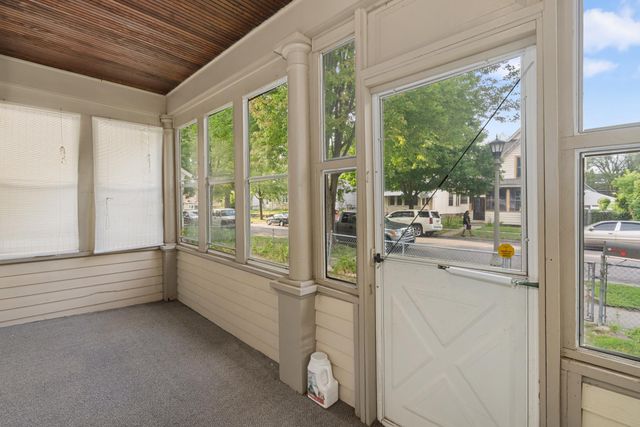 922 Beech Street, Saint Paul, MN 55106