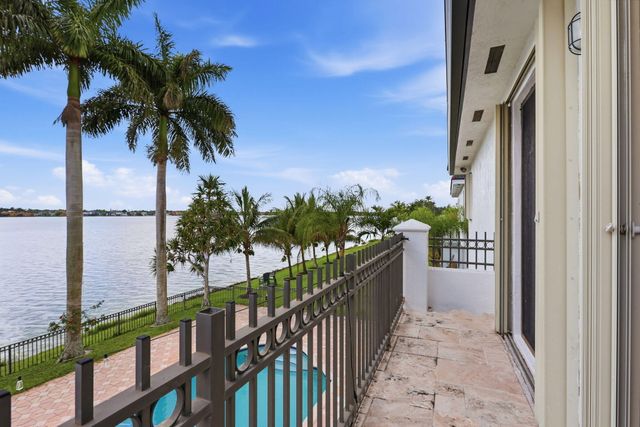 18662 SW 17th Court, Miramar, FL 33029