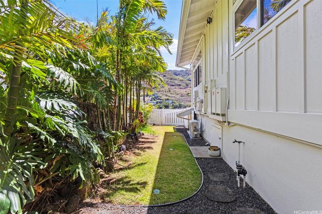 888 Ahuwale Street, Honolulu, HI 96821