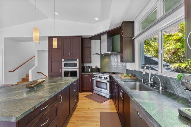 888 Ahuwale Street, Honolulu, HI 96821