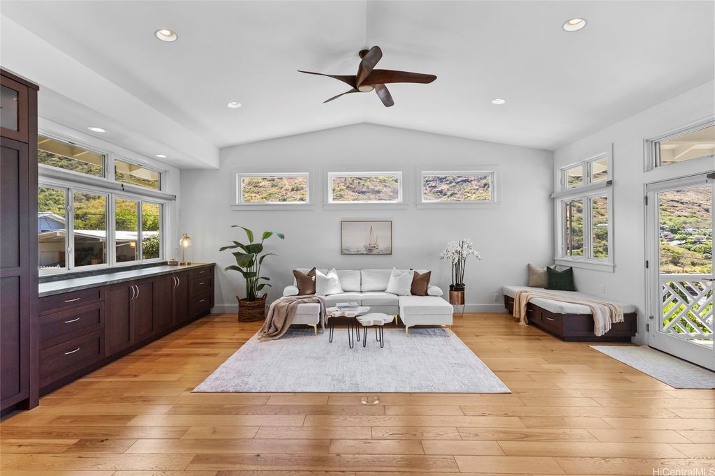 888 Ahuwale Street, Honolulu, HI 96821