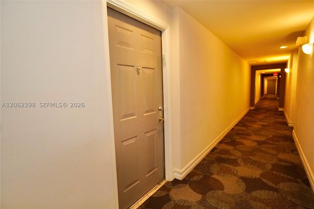 1900 Van Buren St 118B, Hollywood, FL 33020
