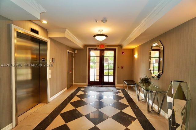 1900 Van Buren St 118B, Hollywood, FL 33020