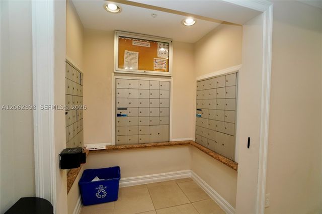 1900 Van Buren St 118B, Hollywood, FL 33020