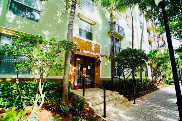 1900 Van Buren St 118B, Hollywood, FL 33020