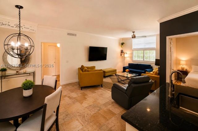 1900 Van Buren St 118B, Hollywood, FL 33020