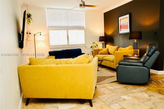 1900 Van Buren St 118B, Hollywood, FL 33020