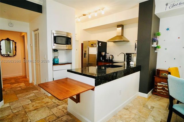 1900 Van Buren St 118B, Hollywood, FL 33020