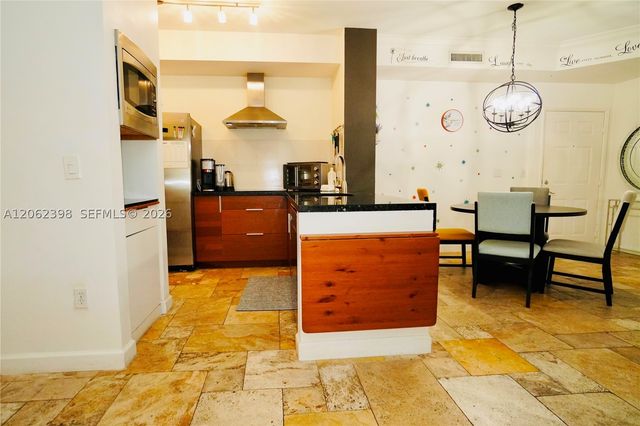 1900 Van Buren St 118B, Hollywood, FL 33020