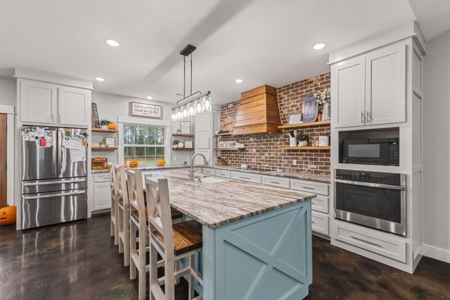 45 Entrekin Ln., Purvis, MS 39475