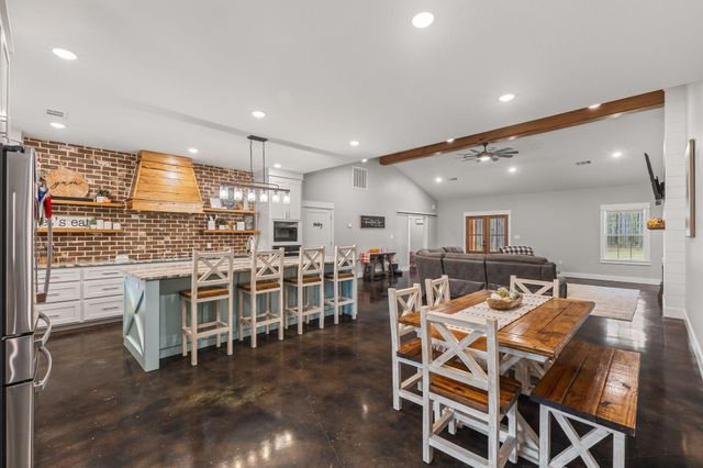 45 Entrekin Ln., Purvis, MS 39475