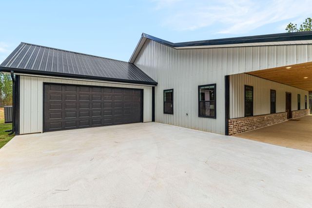 45 Entrekin Ln., Purvis, MS 39475