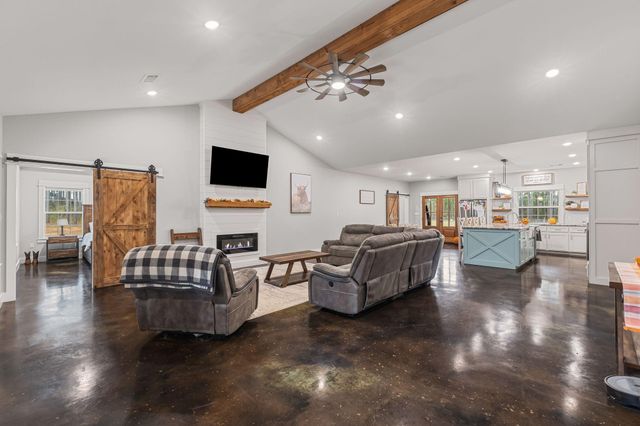 45 Entrekin Ln., Purvis, MS 39475