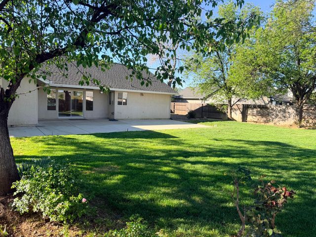 4365 Heather Ridge Lane, Redding, CA 96001