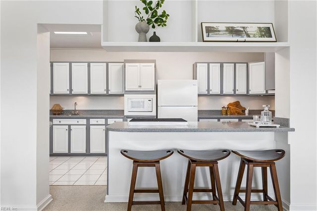 220 Southpoint DR, Williamsburg, VA 23185