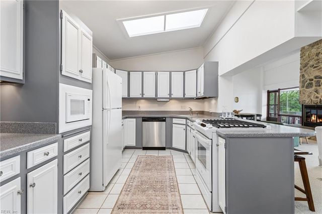 220 Southpoint DR, Williamsburg, VA 23185