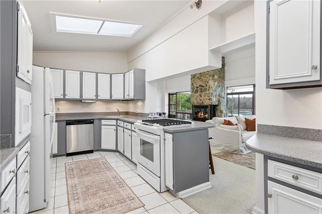 220 Southpoint DR, Williamsburg, VA 23185