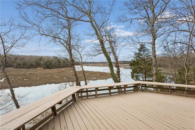 220 Southpoint DR, Williamsburg, VA 23185