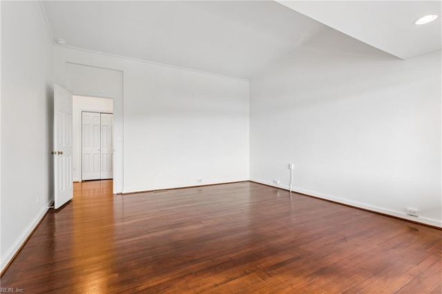 220 Southpoint DR, Williamsburg, VA 23185