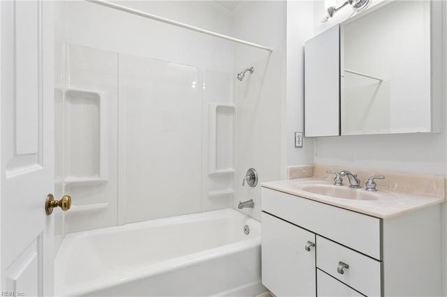 220 Southpoint DR, Williamsburg, VA 23185