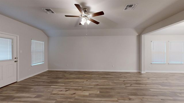 713 Sydney BLVD, Thorndale, TX 76577