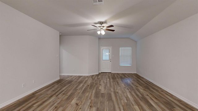 713 Sydney BLVD, Thorndale, TX 76577
