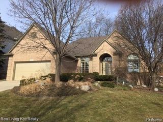 1809 Cloverdale Drive, Rochester, MI 48307
