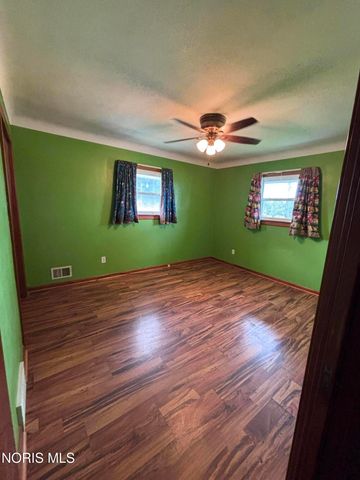 640 N Fostoria Road, Northwood, OH 43619