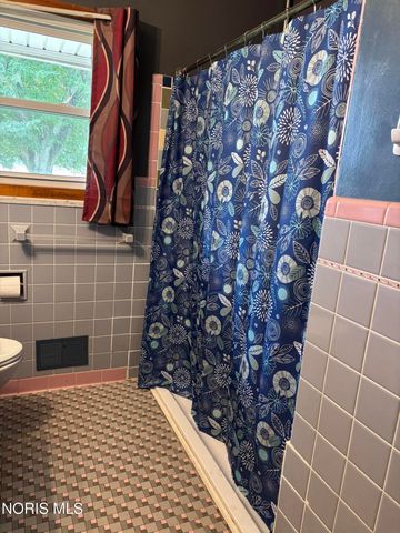 640 N Fostoria Road, Northwood, OH 43619